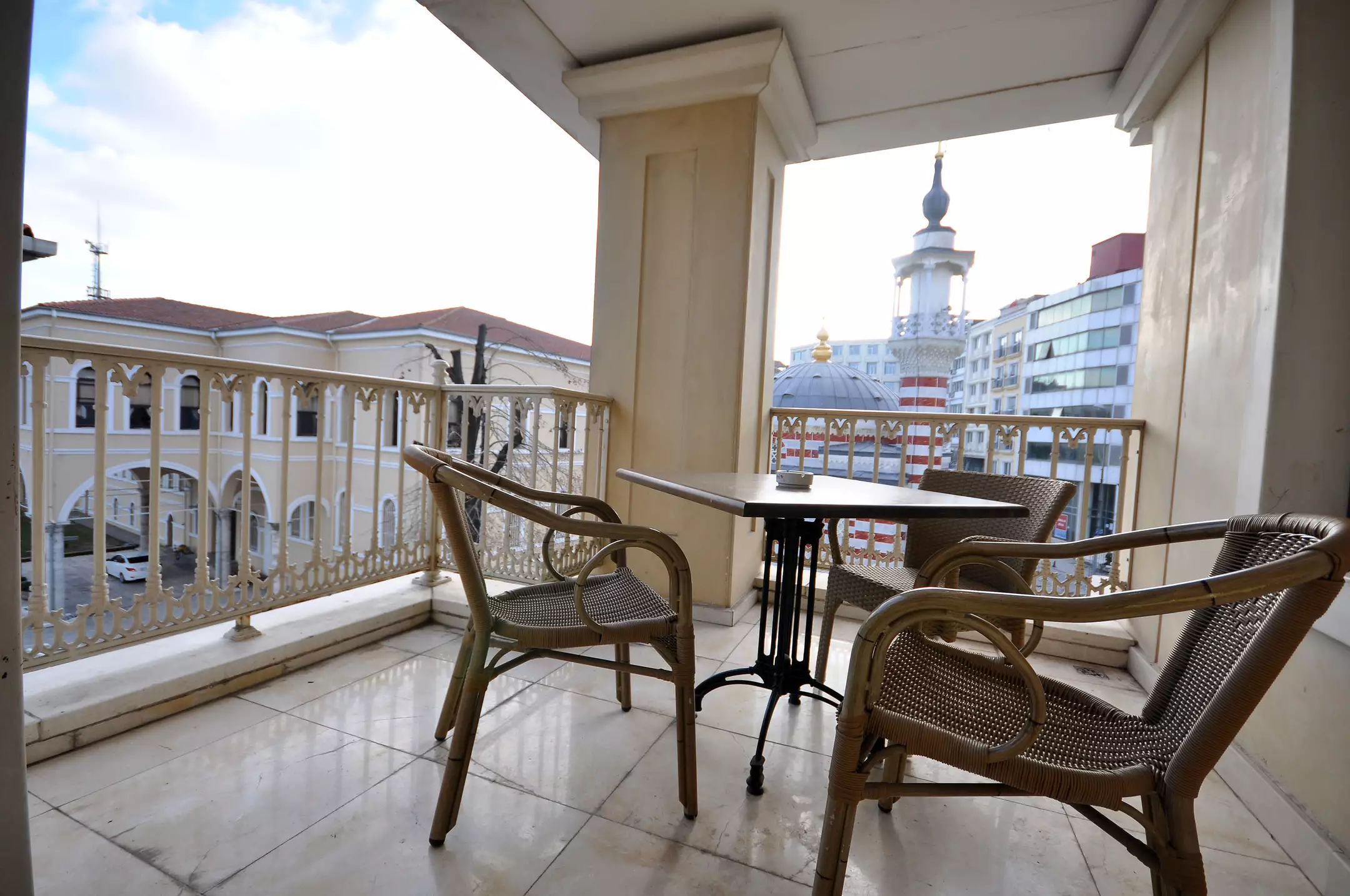 هتل لونی اند اسپا استانبول