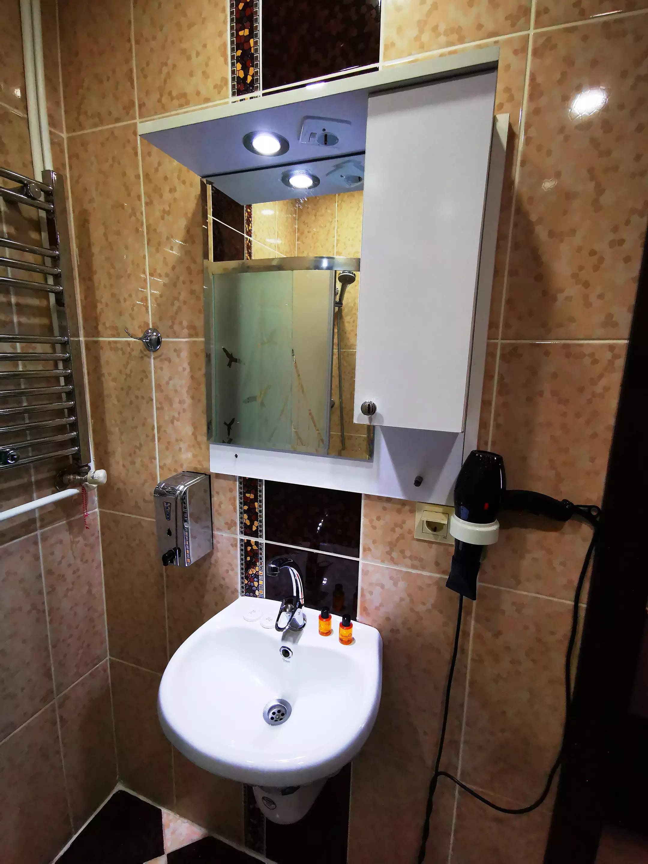 Alibaba https://cdn.alibaba.ir/ostorage/hotel-accommodation-images/687f741fa1e6f83605b75fb6_Istanbul-Hotel-Broken-Column-0.webp