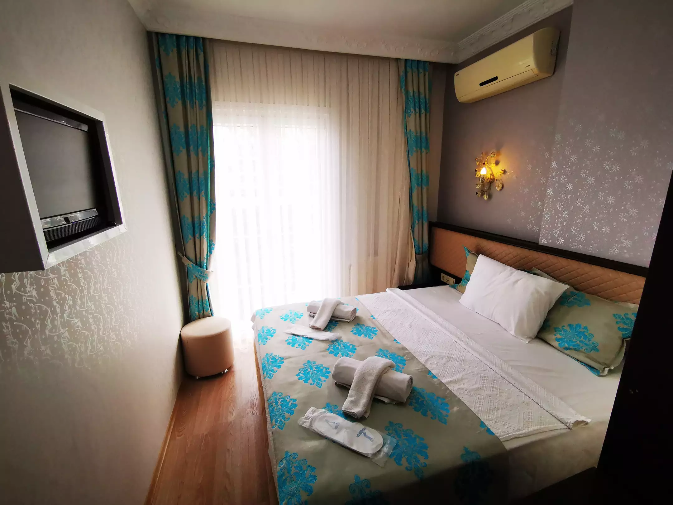 هتل Hotel Broken Column استانبول