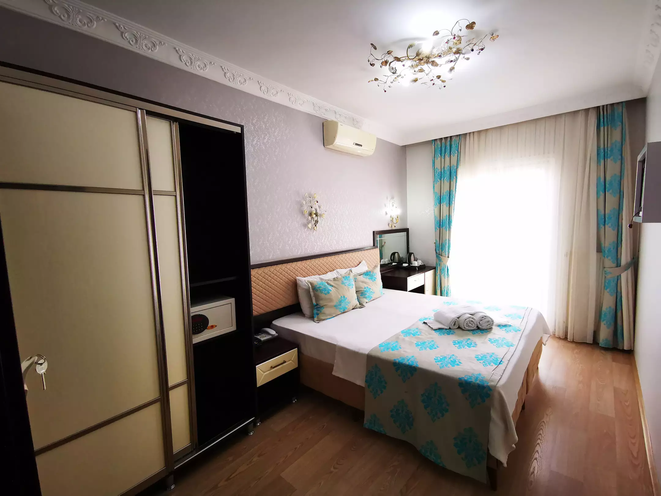 هتل Hotel Broken Column استانبول