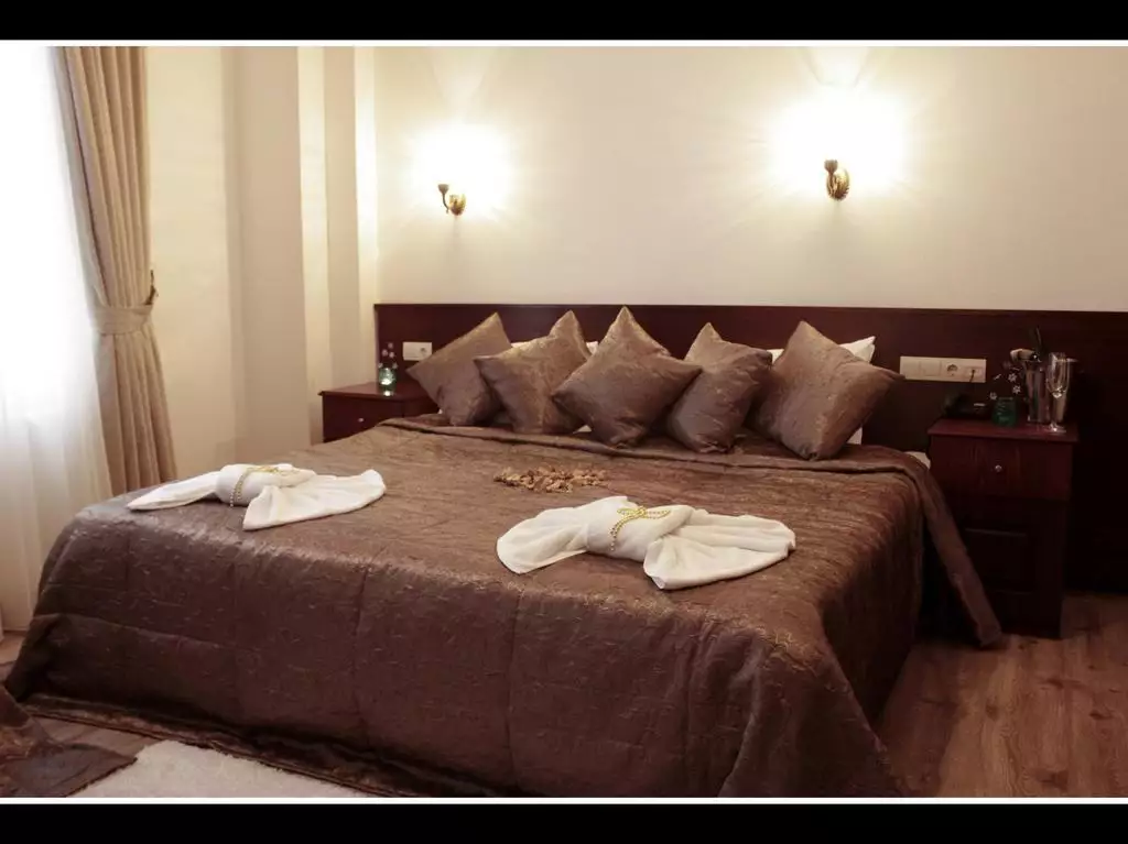 Alibaba https://cdn.alibaba.ir/ostorage/hotel-accommodation-images/687f7618a1e6f83605b763f8_Istanbul-Sultanahmet-esme-Hotel-Istanbul-0.webp