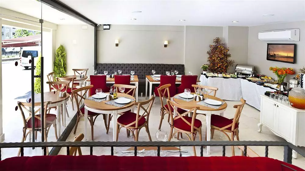 Alibaba https://cdn.alibaba.ir/ostorage/hotel-accommodation-images/687f77f7a1e6f83605b76934_Istanbul-TaximTown-0.webp