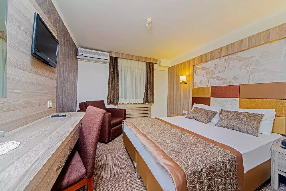 Alibaba https://cdn.alibaba.ir/ostorage/hotel-accommodation-images/687f7909a1e6f83605b76c51_Istanbul-Pera-Arya-Hotel-0.webp