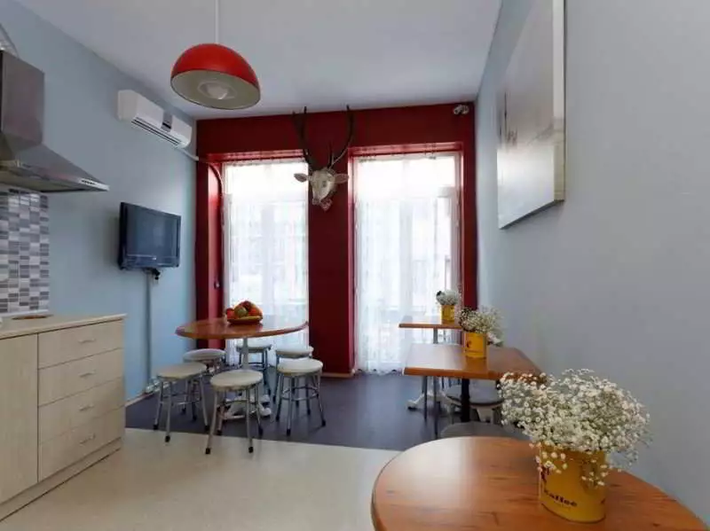 Alibaba https://cdn.alibaba.ir/ostorage/hotel-accommodation-images/687f7af8a1e6f83605b7713c_Istanbul-Cheers-Porthouse-0.webp