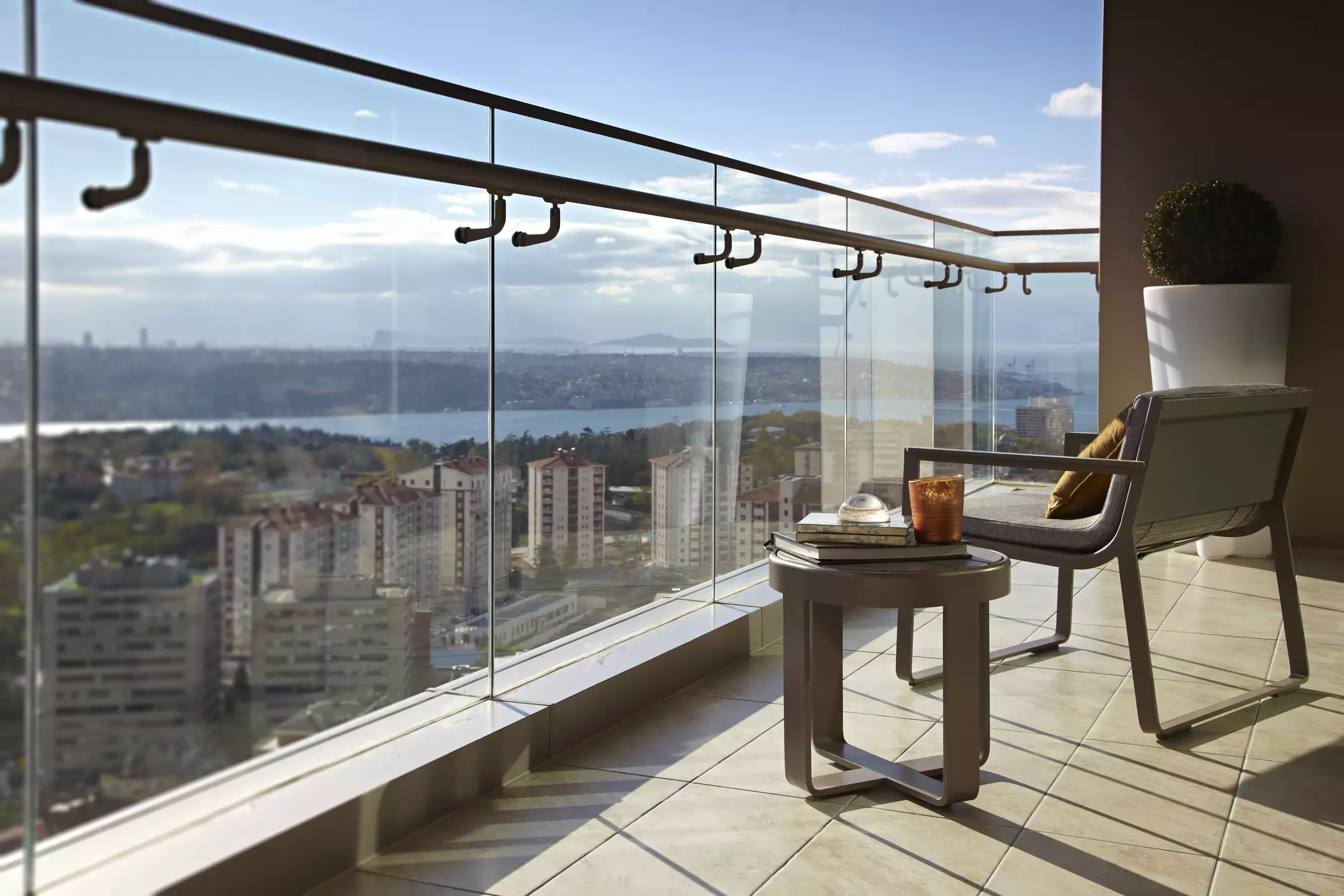 Alibaba https://cdn.alibaba.ir/ostorage/hotel-accommodation-images/687f7b78a1e6f83605b7725c_Istanbul-Renaissance-Istanbul-Polat-Bosphorus-Hotel-0.webp