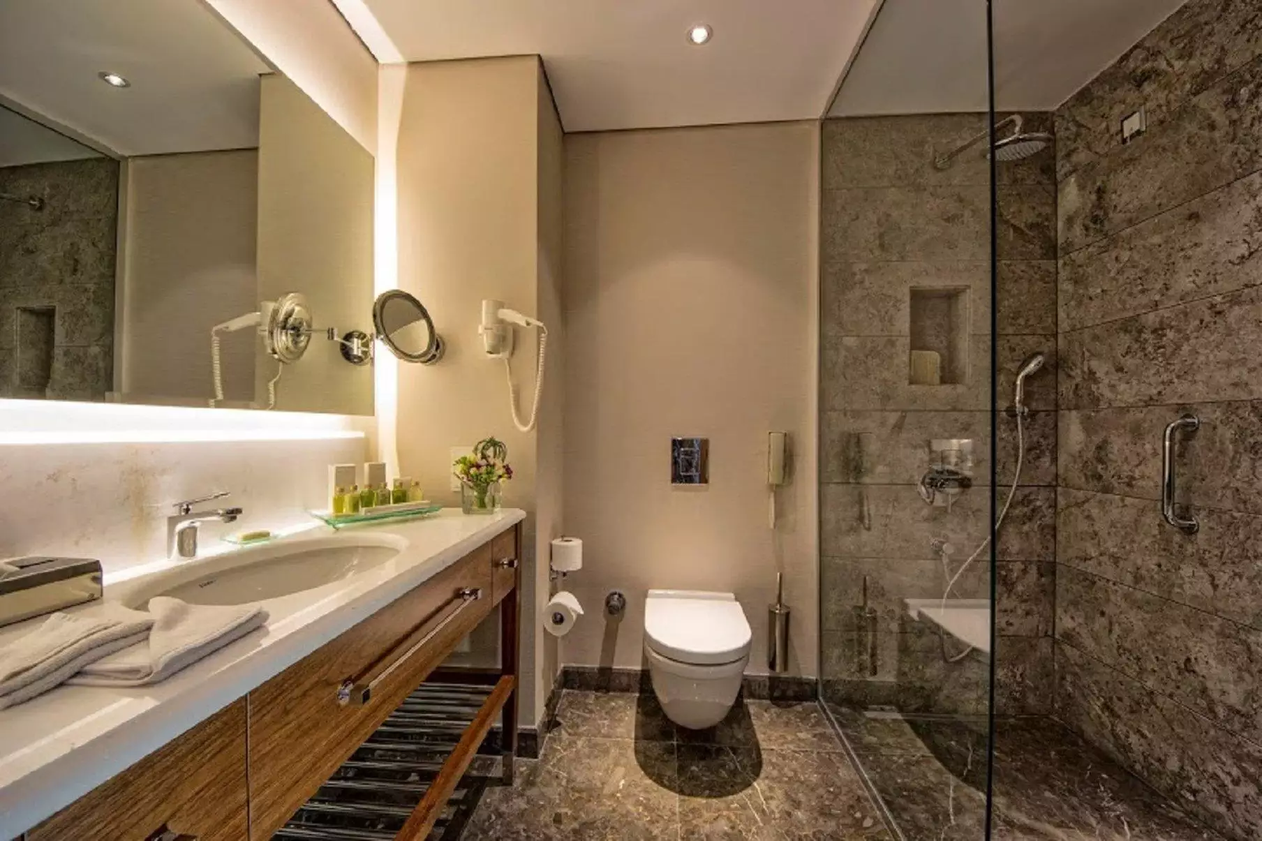 Alibaba https://cdn.alibaba.ir/ostorage/hotel-accommodation-images/687f7b9ea1e6f83605b772aa_Istanbul-Crowne-Plaza-Istanbul--Oryapark-0.webp