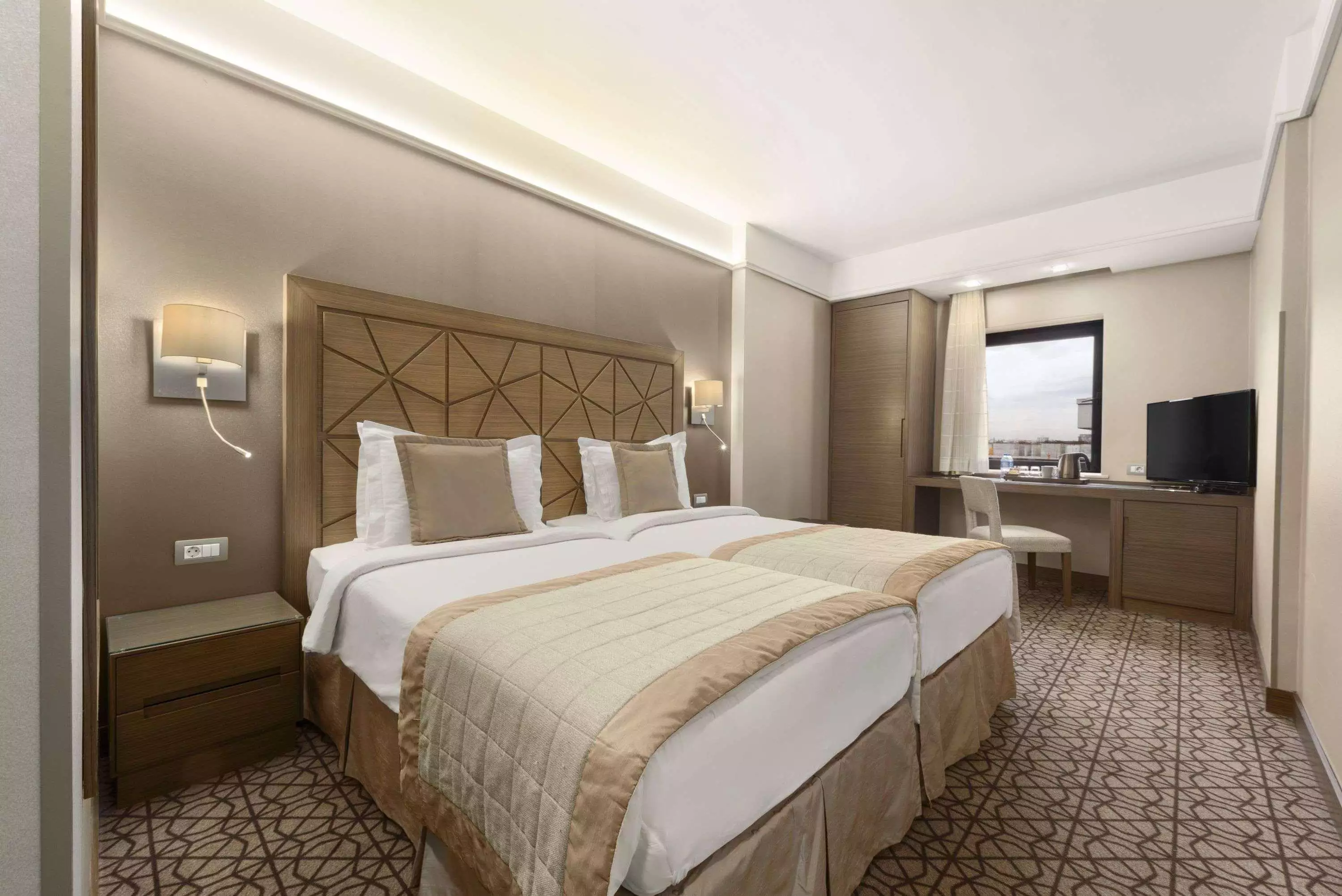 Alibaba https://cdn.alibaba.ir/ostorage/hotel-accommodation-images/687f7cb9a1e6f83605b774fe_Istanbul-Ramada-Taksim-0.webp