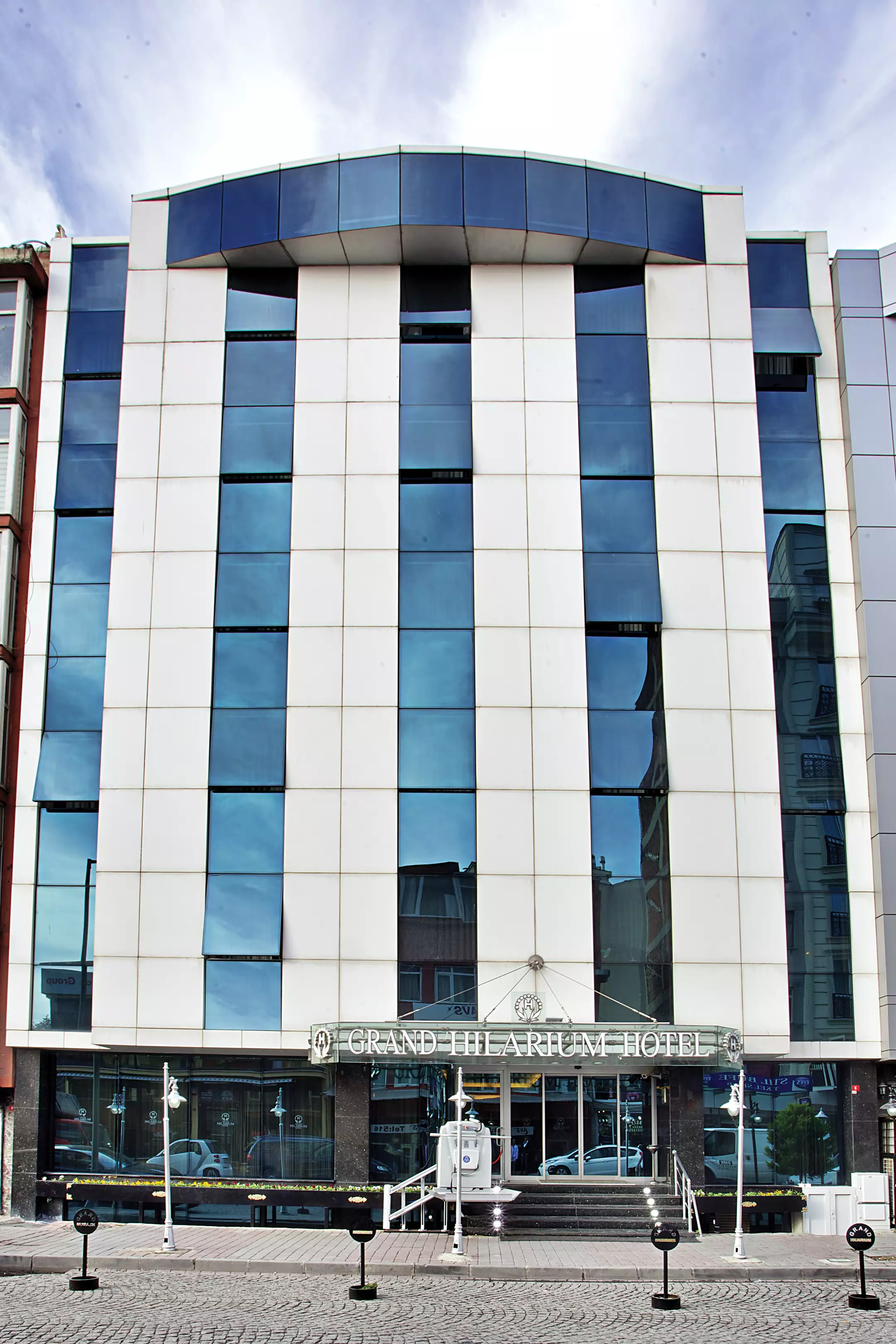Alibaba https://cdn.alibaba.ir/ostorage/hotel-accommodation-images/687f7df9a1e6f83605b777c7_Istanbul-Grand-Hilarium-Hotel-0.webp