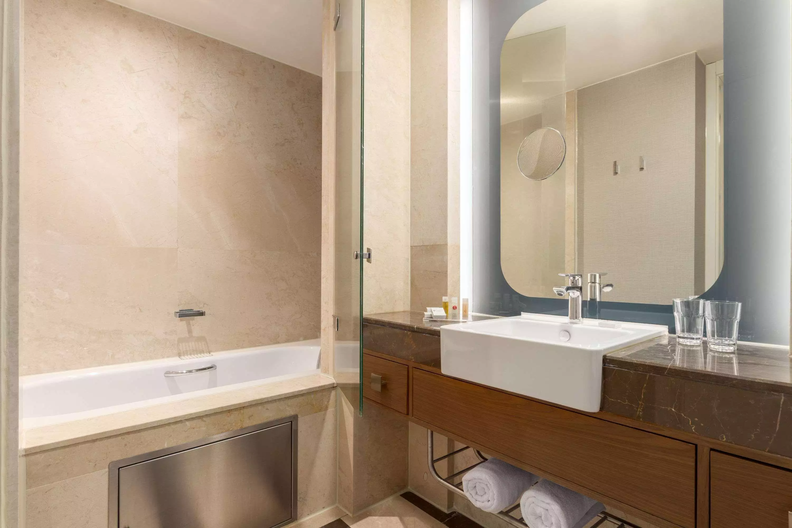 Alibaba https://cdn.alibaba.ir/ostorage/hotel-accommodation-images/687f8033a1e6f83605b77de5_Istanbul-Ramada-Plaza-by-Wyndham-Istanbul-Tekstilkent-0.webp