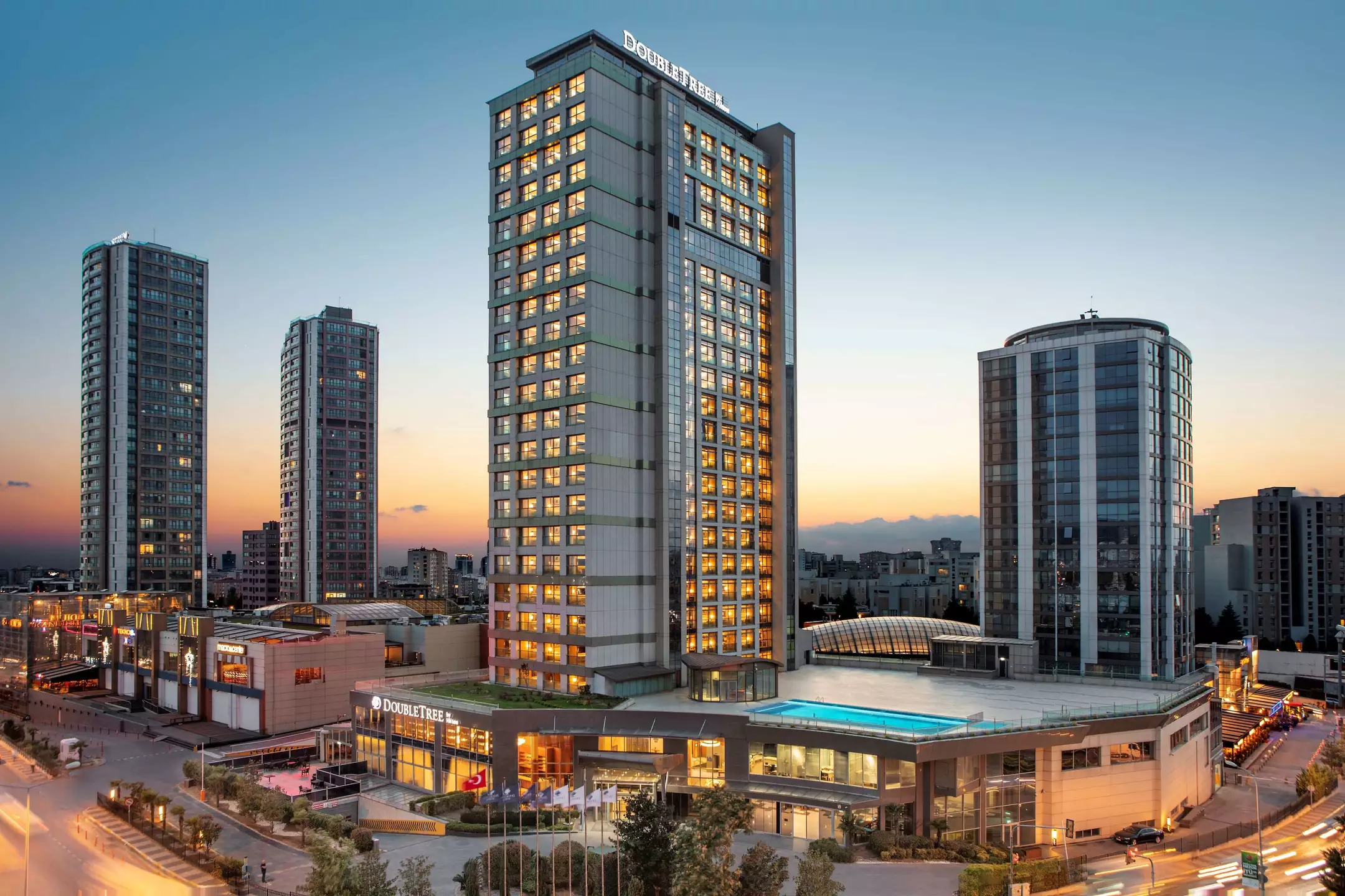 Alibaba https://cdn.alibaba.ir/ostorage/hotel-accommodation-images/687f810ca1e6f83605b77fdc_Istanbul-DoubleTree-by-Hilton-Istanbul-Atasehir-Hotel--Conference-Centre-0.webp