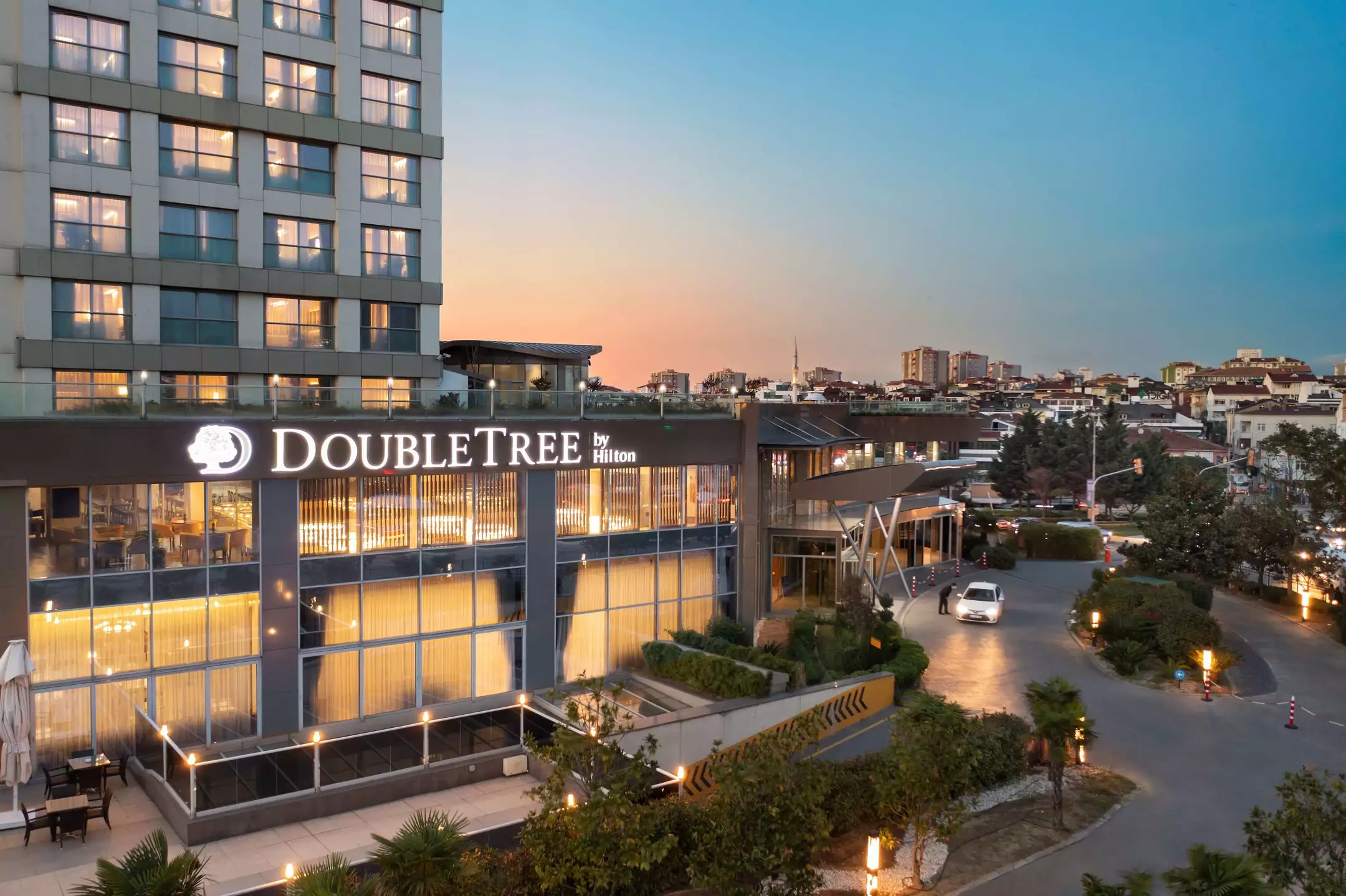هتل DoubleTree by Hilton Istanbul Atasehir Hotel & Conference Centre استانبول