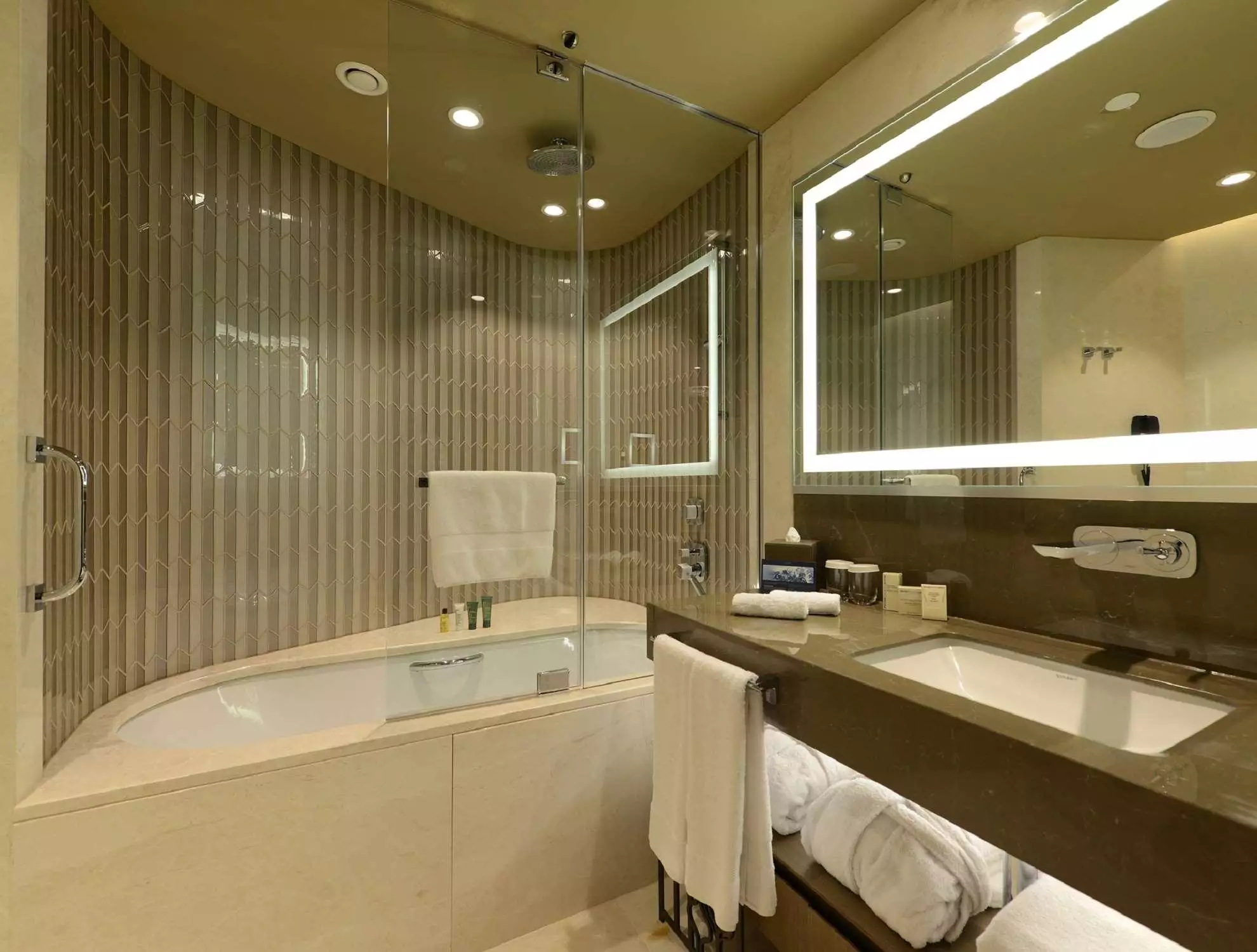 Alibaba https://cdn.alibaba.ir/ostorage/hotel-accommodation-images/687f81c2a1e6f83605b78170_Istanbul-Hilton-Istanbul-Kozyatagi-0.webp