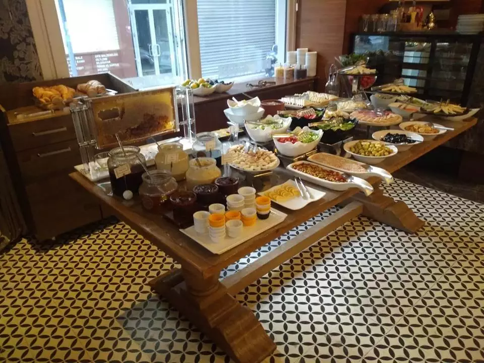 Alibaba https://cdn.alibaba.ir/ostorage/hotel-accommodation-images/687f82d9a1e6f83605b78491_Istanbul-Le-Mirage-Hotel-0.webp