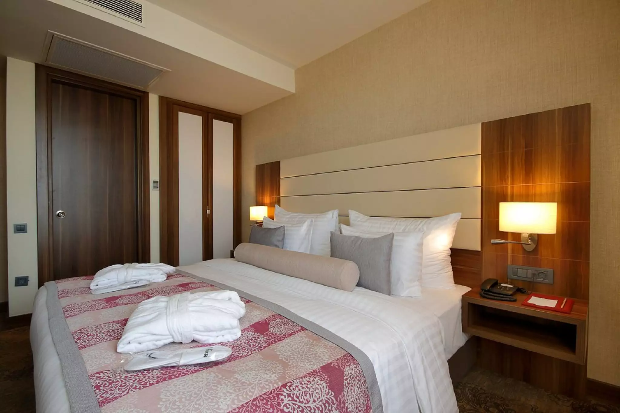 Alibaba https://cdn.alibaba.ir/ostorage/hotel-accommodation-images/687f84ffa1e6f83605b7892d_Istanbul-Tuyap-Palas-0.webp