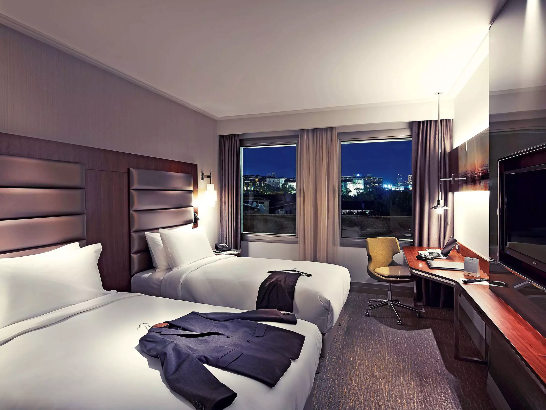 Alibaba https://cdn.alibaba.ir/ostorage/hotel-accommodation-images/687f861ba1e6f83605b78c25_Istanbul-Mercure-Istanbul-Taksim-0.webp