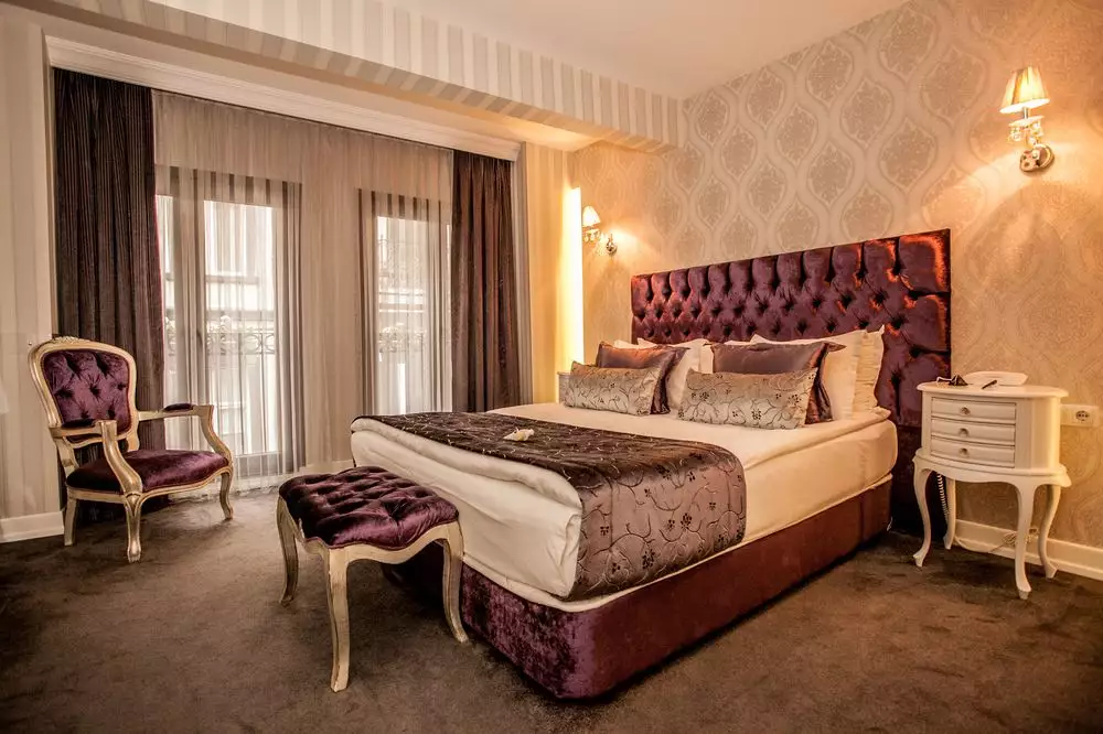 Alibaba https://cdn.alibaba.ir/ostorage/hotel-accommodation-images/687f8756a1e6f83605b78f6f_Istanbul-Luce-Di-Pera-0.webp