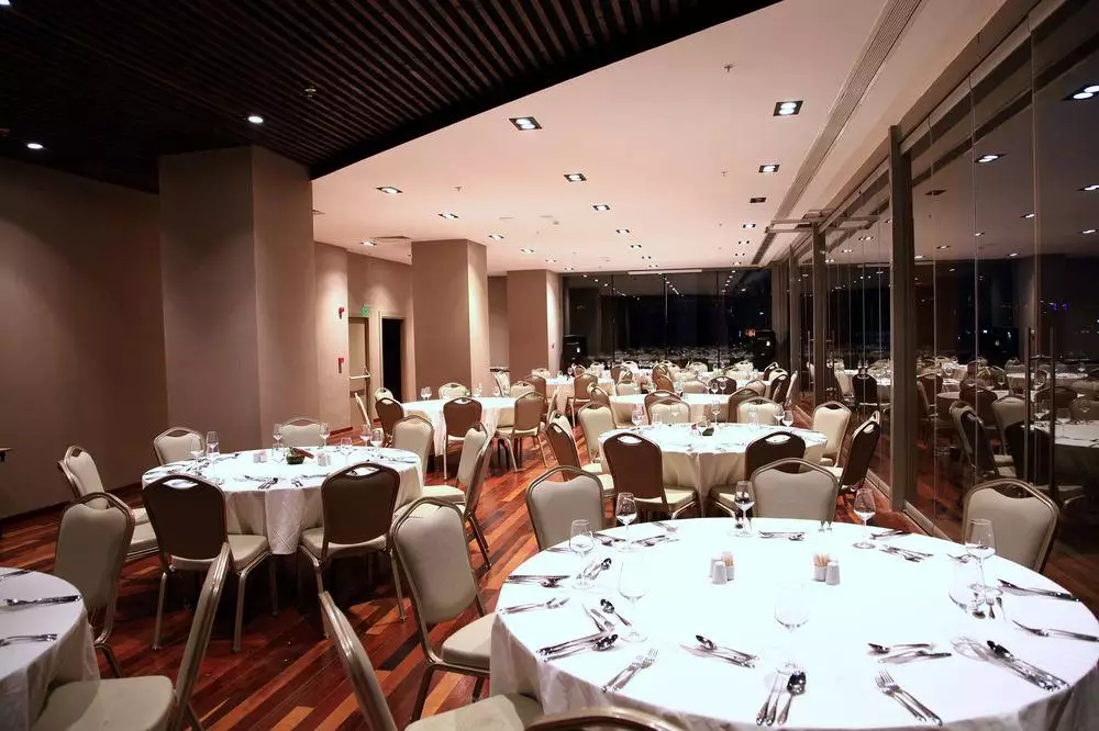 هتل هالیدی این اکسپرس استانبول ایرپورت استانبول