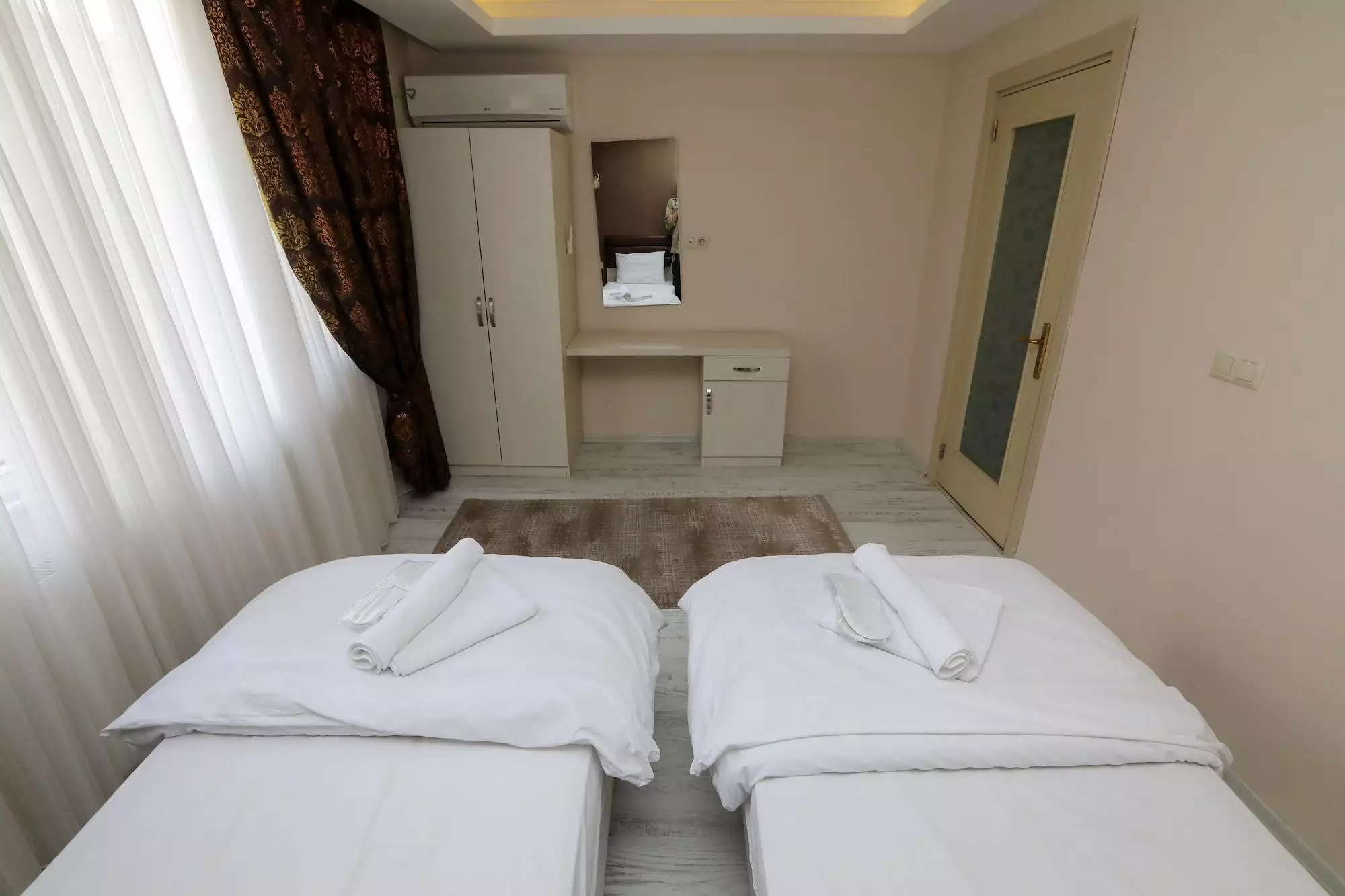Alibaba https://cdn.alibaba.ir/ostorage/hotel-accommodation-images/687f8a0da1e6f83605b7963f_Istanbul-Suite-Dreams-0.webp