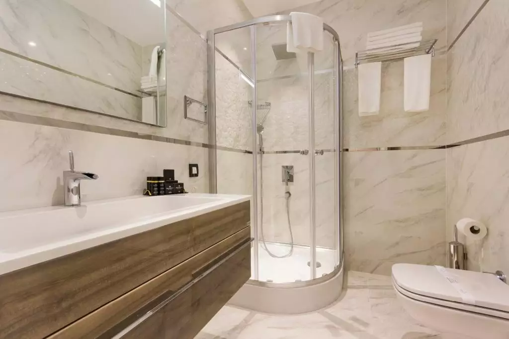 Alibaba https://cdn.alibaba.ir/ostorage/hotel-accommodation-images/687f8fe9a1e6f83605b7a416_Istanbul-Dencity-0.webp