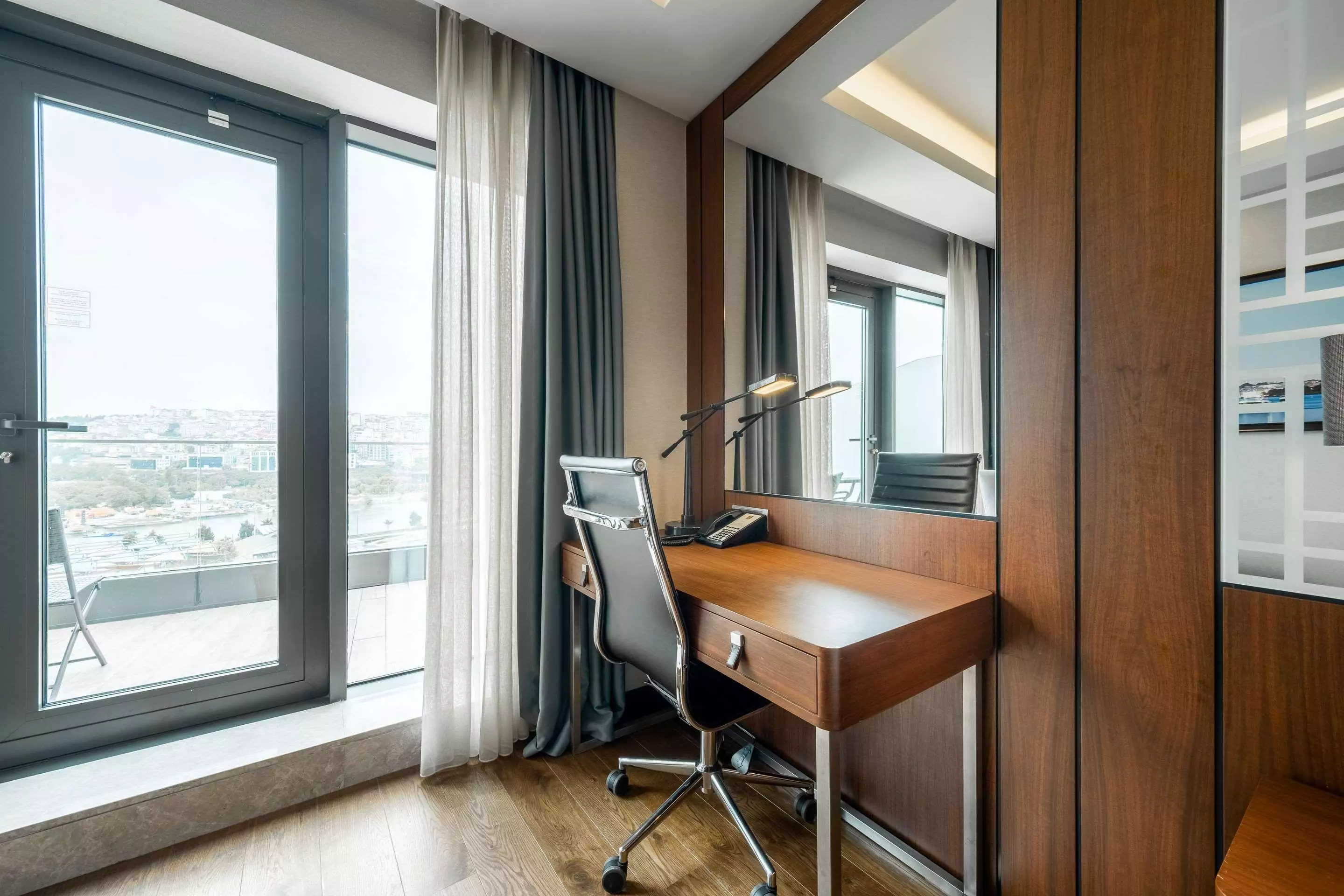 Alibaba https://cdn.alibaba.ir/ostorage/hotel-accommodation-images/687f94c3a1e6f83605b7af84_Istanbul-Clarion-Golden-Horn-0.webp