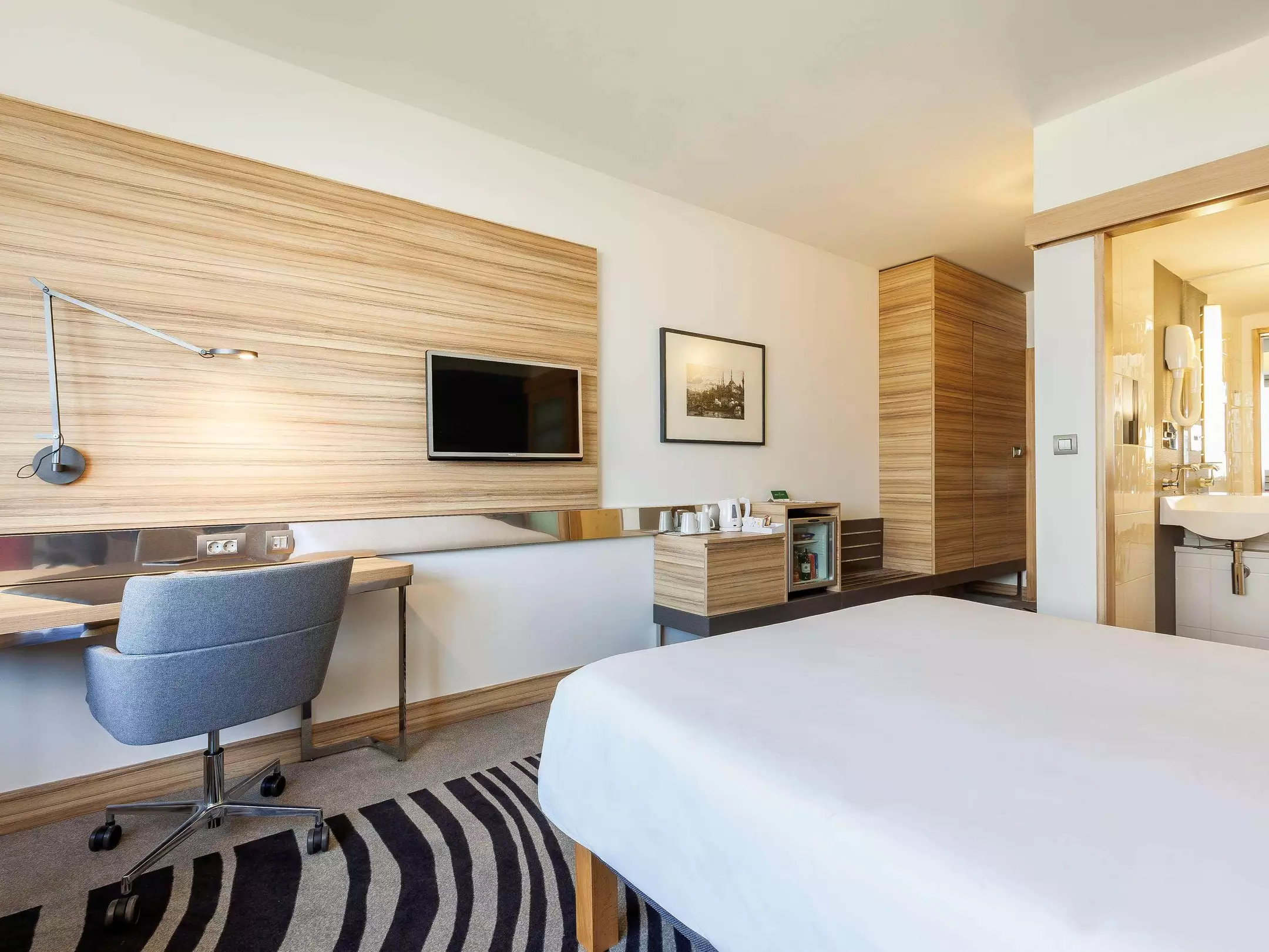 Alibaba https://cdn.alibaba.ir/ostorage/hotel-accommodation-images/687f9984a1e6f83605b7b864_Istanbul-Novotel-Istanbul-Zeytinburnu-0.webp