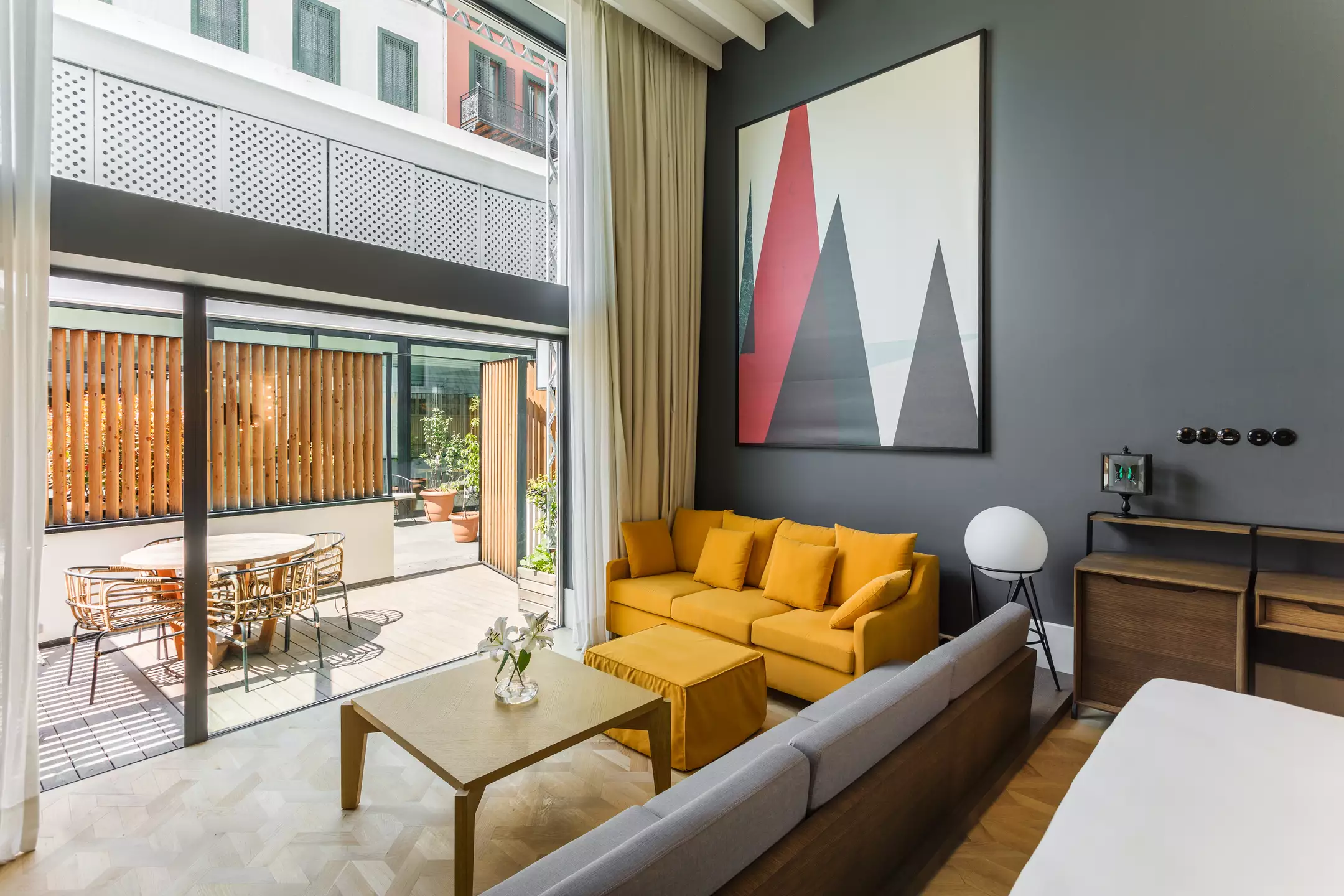 Alibaba https://cdn.alibaba.ir/ostorage/hotel-accommodation-images/687f9cdaa1e6f83605b7bfb2_Istanbul-Room-Mate-Emir-0.webp