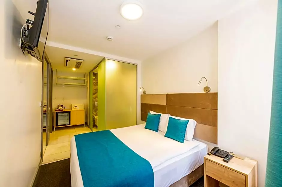 هتل وی پلاس تقسیم استانبول