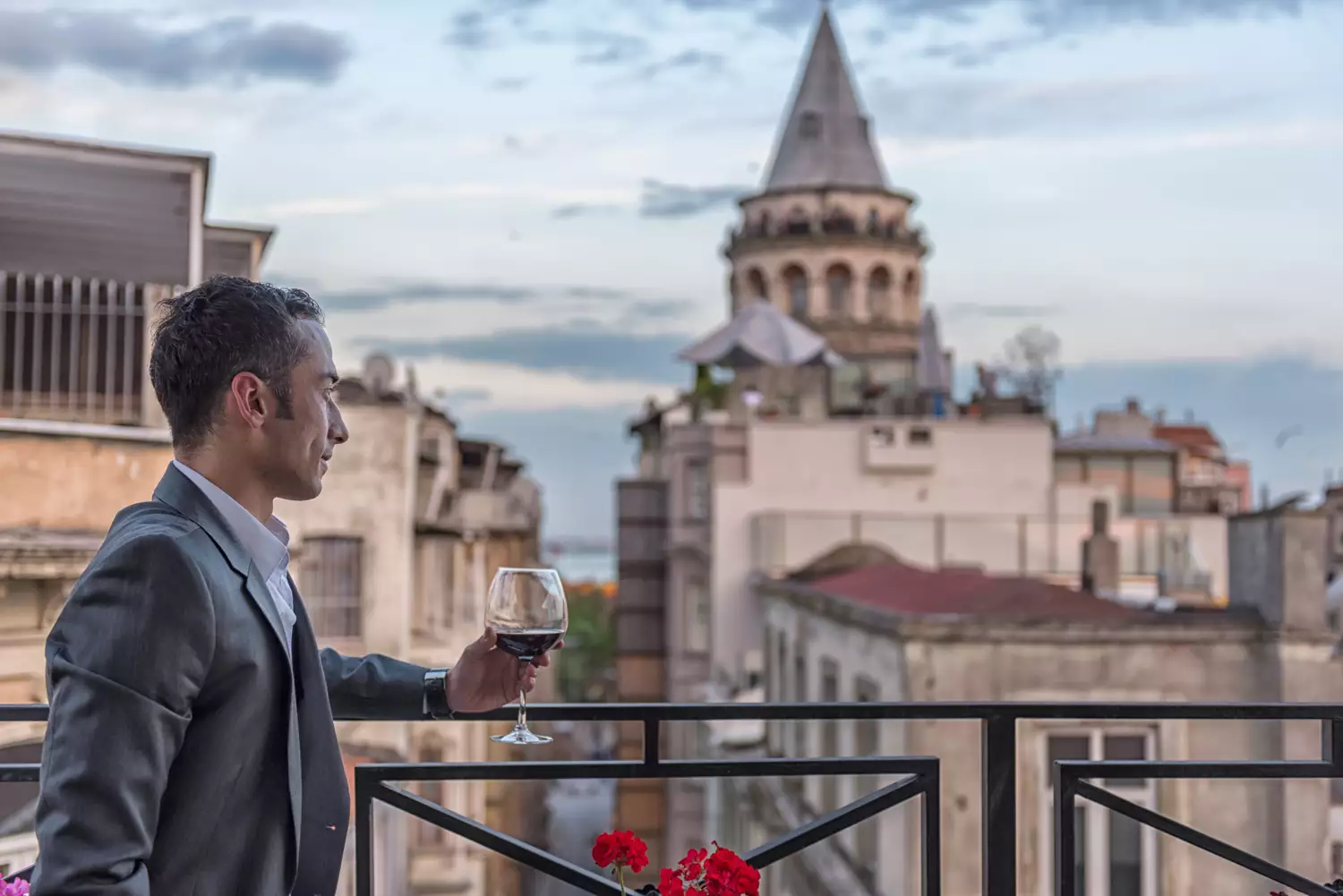 Alibaba https://cdn.alibaba.ir/ostorage/hotel-accommodation-images/687f9ff9a1e6f83605b7c659_Istanbul-Louis-Appartements-Galata-0.webp