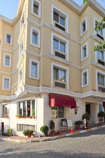 Alibaba https://cdn.alibaba.ir/ostorage/hotel-accommodation-images/687fa152a1e6f83605b7c94a_Istanbul-Daphne-0.webp