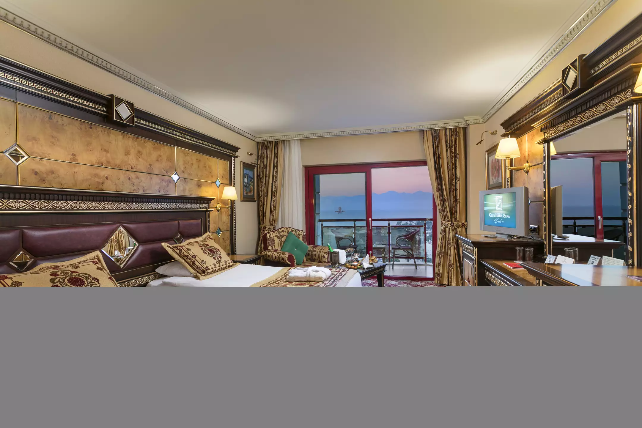 هتل کلاب سرا آنتالیا