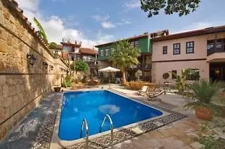 هتل کاوچوک رزیدنس آنتالیا