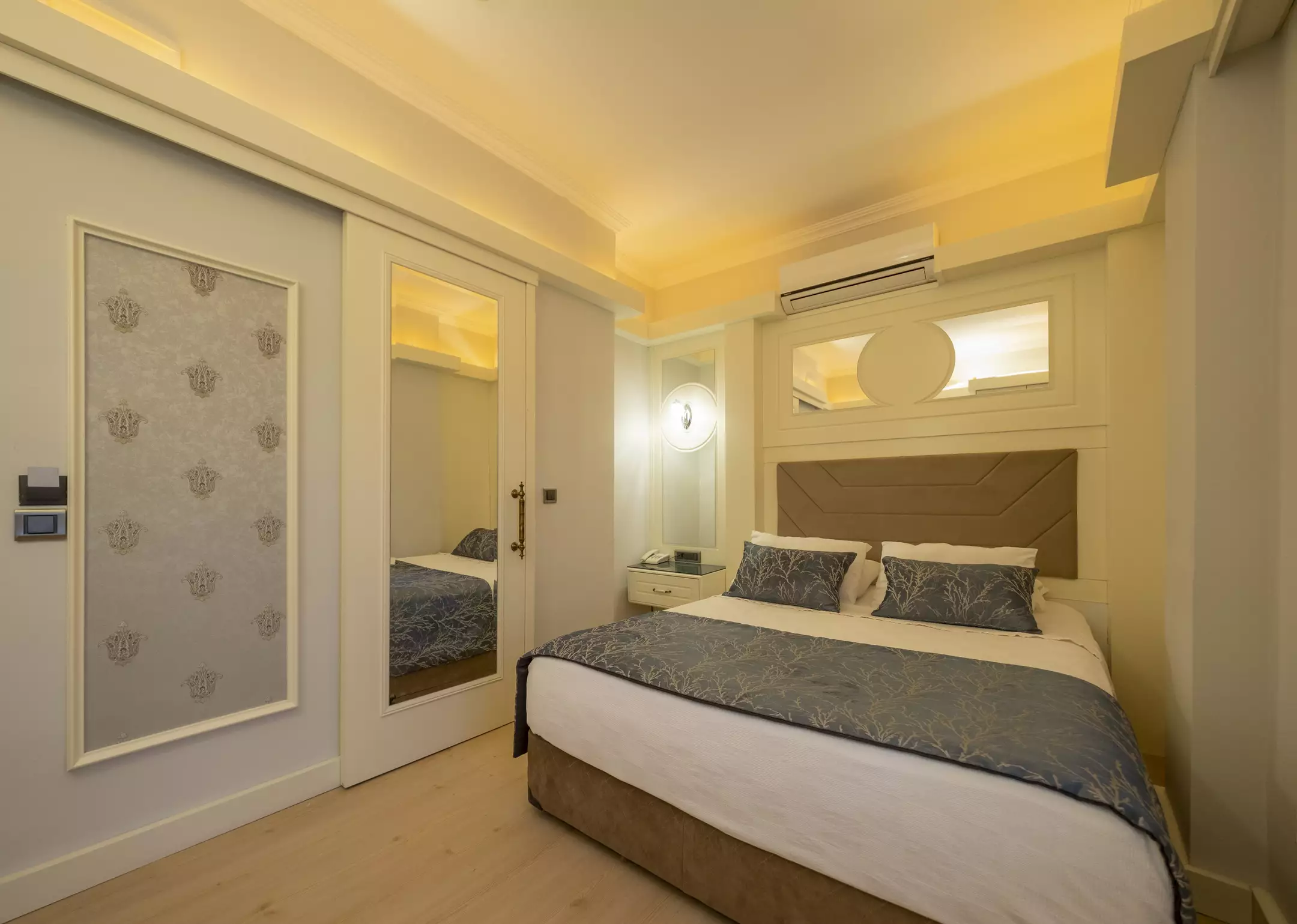 هتل Castle Old Town Hotel آنتالیا