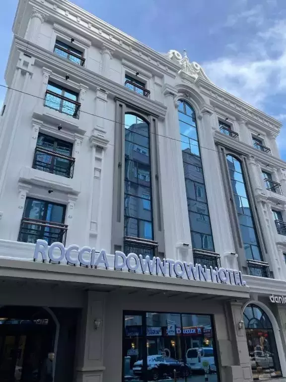 Alibaba https://cdn.alibaba.ir/ostorage/hotel-accommodation-images/6885fb85ac13a7ed0d858008_Van-Roccia-DownTown-0.webp