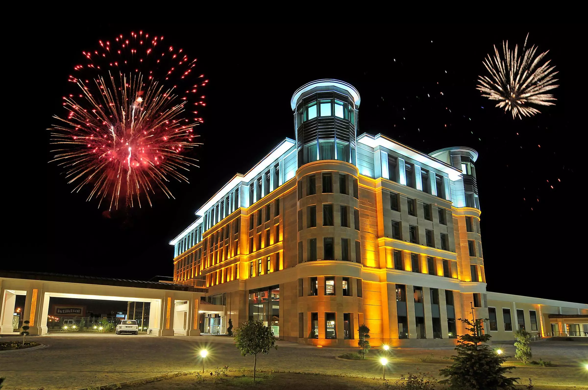 Alibaba https://cdn.alibaba.ir/ostorage/hotel-accommodation-images/6885fb90ac13a7ed0d858047_Van-DoubleTree-by-Hilton-1.webp