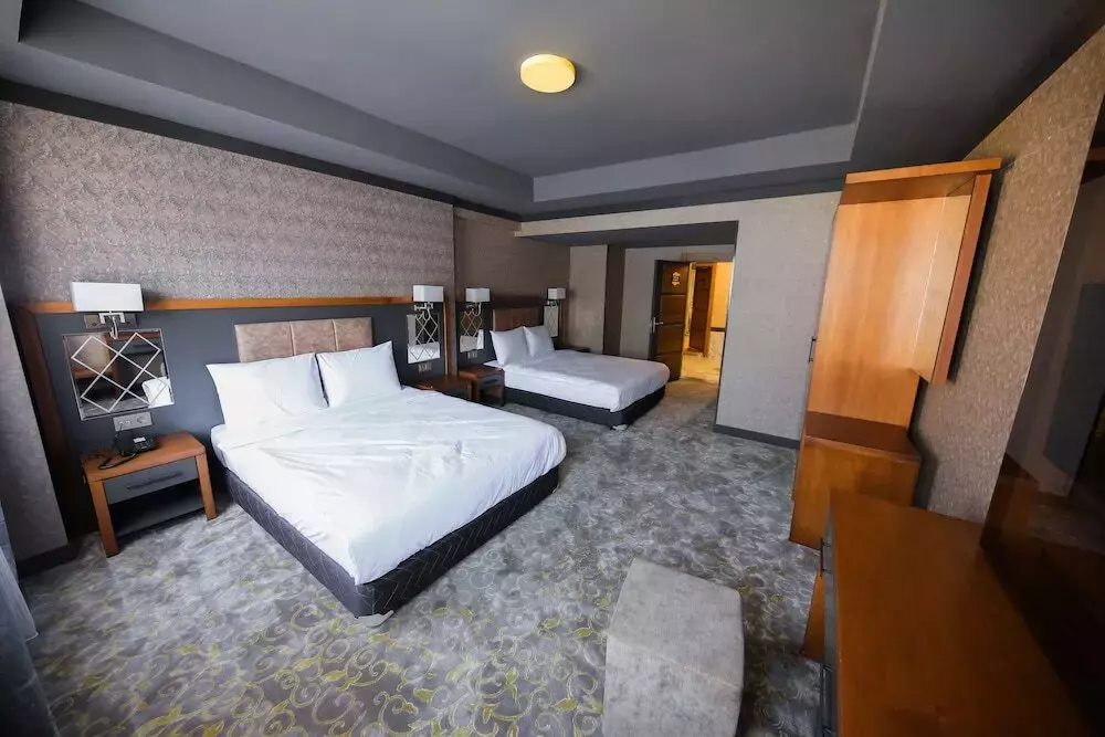Alibaba https://cdn.alibaba.ir/ostorage/hotel-accommodation-images/6885fbc7ac13a7ed0d858129_Van-Taht-Palace-0.webp