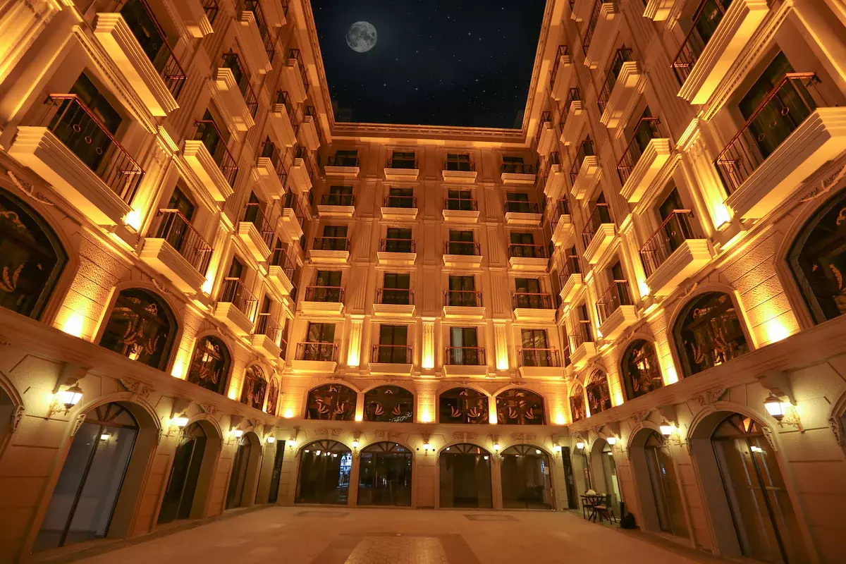 Alibaba https://cdn.alibaba.ir/ostorage/hotel-accommodation-images/6885fbcaac13a7ed0d85813c_Van-Royal-Palas-0.webp