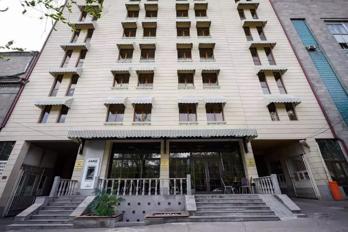 Alibaba https://cdn.alibaba.ir/ostorage/hotel-accommodation-images/6888a266ac13a7ed0d8581ff_Yerevan-Felinger-Collection-53.webp