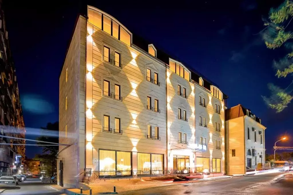 Alibaba https://cdn.alibaba.ir/ostorage/hotel-accommodation-images/6888a530ac13a7ed0d8588d0_Yerevan-Nacho-0.webp
