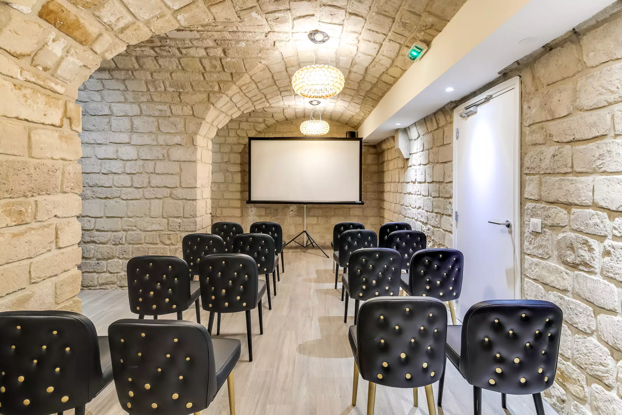 هتل Hôtel Les Bulles de Paris پاریس