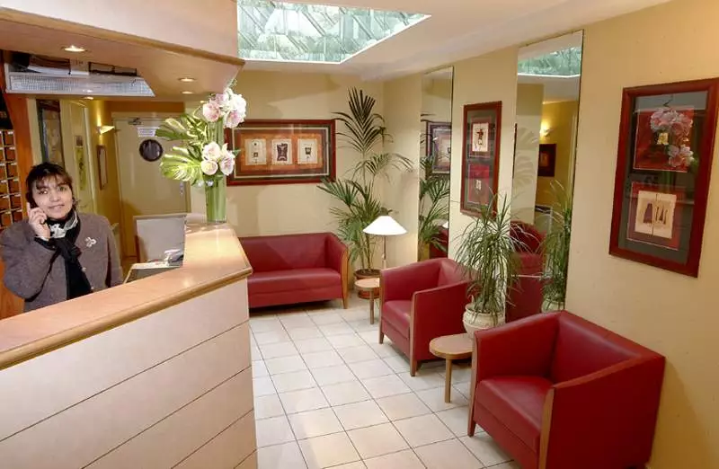 هتل Best Western Hotel Le Montmartre Saint-Pierre پاریس