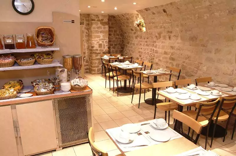 هتل Best Western Hotel Le Montmartre Saint-Pierre پاریس