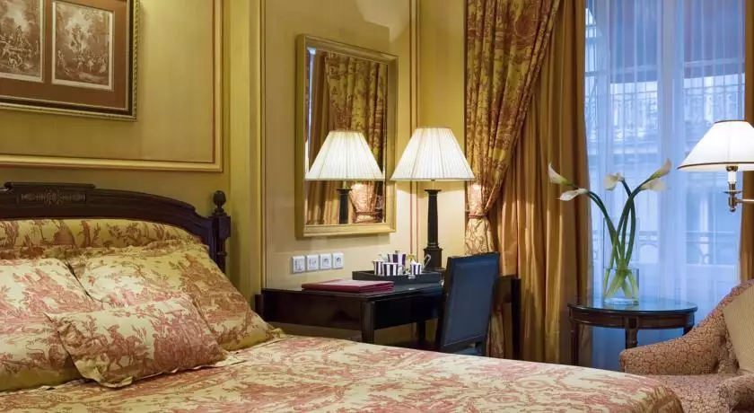 هتل Hotel Francois 1er پاریس