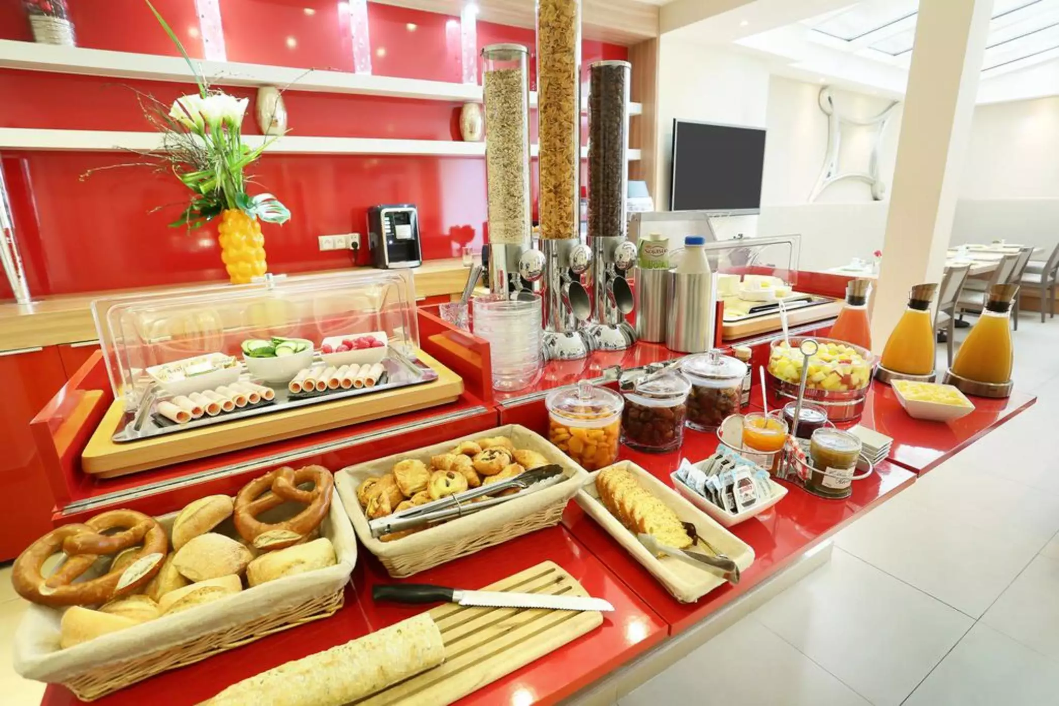 هتل Grand Hôtel de Normandie پاریس