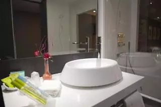 هتل Holiday Inn Saint Germain des Prés پاریس