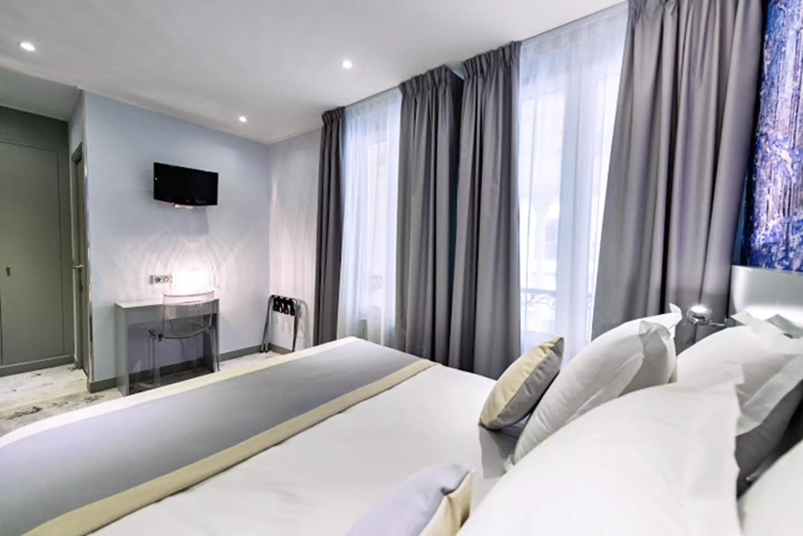 Alibaba https://cdn.alibaba.ir/ostorage/hotel-accommodation-images/6888ab34ac13a7ed0d859511_Paris-H-tel-Les-Jardins-de-Montmartre-0.webp