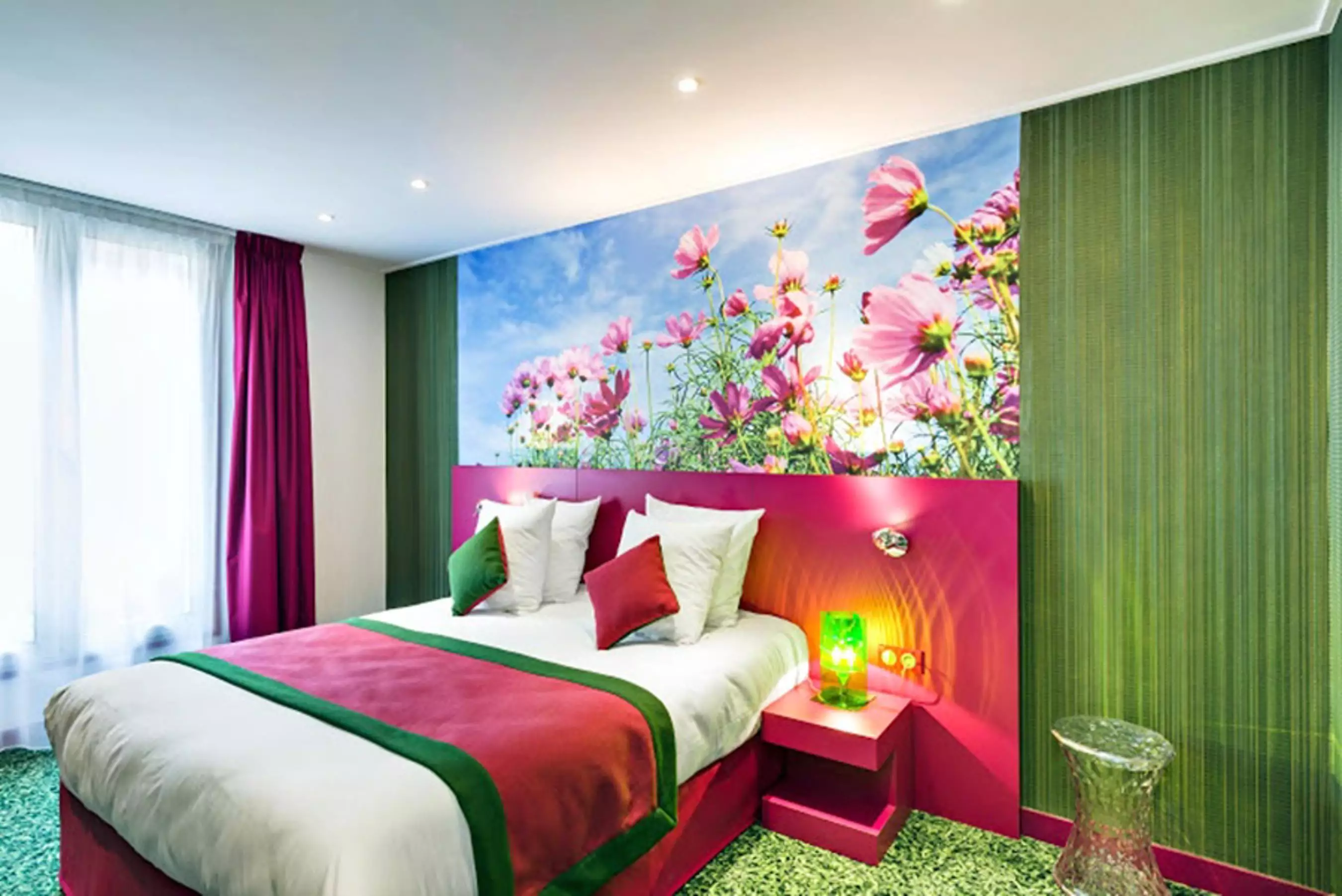 هتل Hôtel Les Jardins de Montmartre پاریس