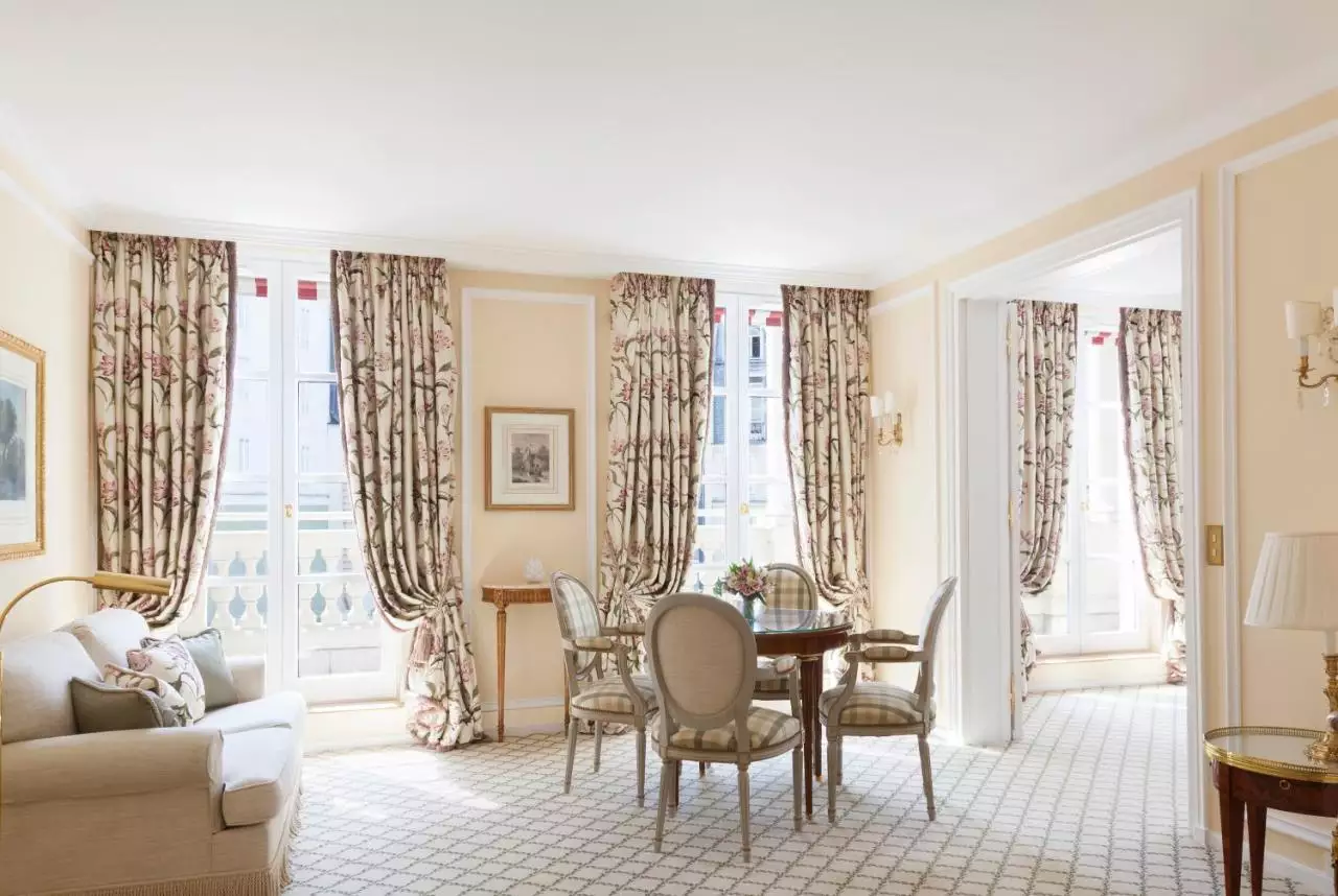 Alibaba https://cdn.alibaba.ir/ostorage/hotel-accommodation-images/6888ac0dac13a7ed0d8596af_Paris-Le-Bristol-0.webp