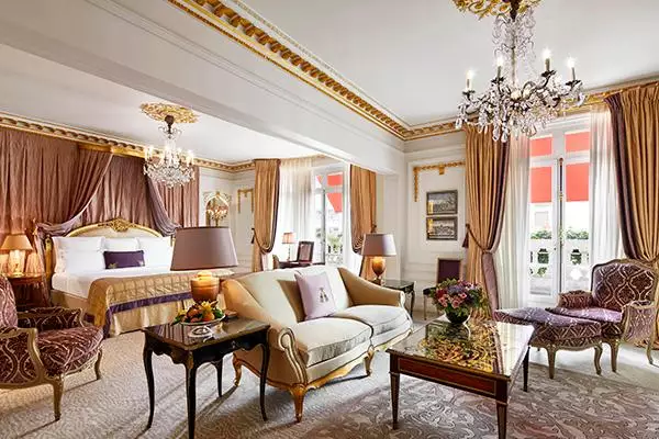 هتل پلازا آتنی پاریس