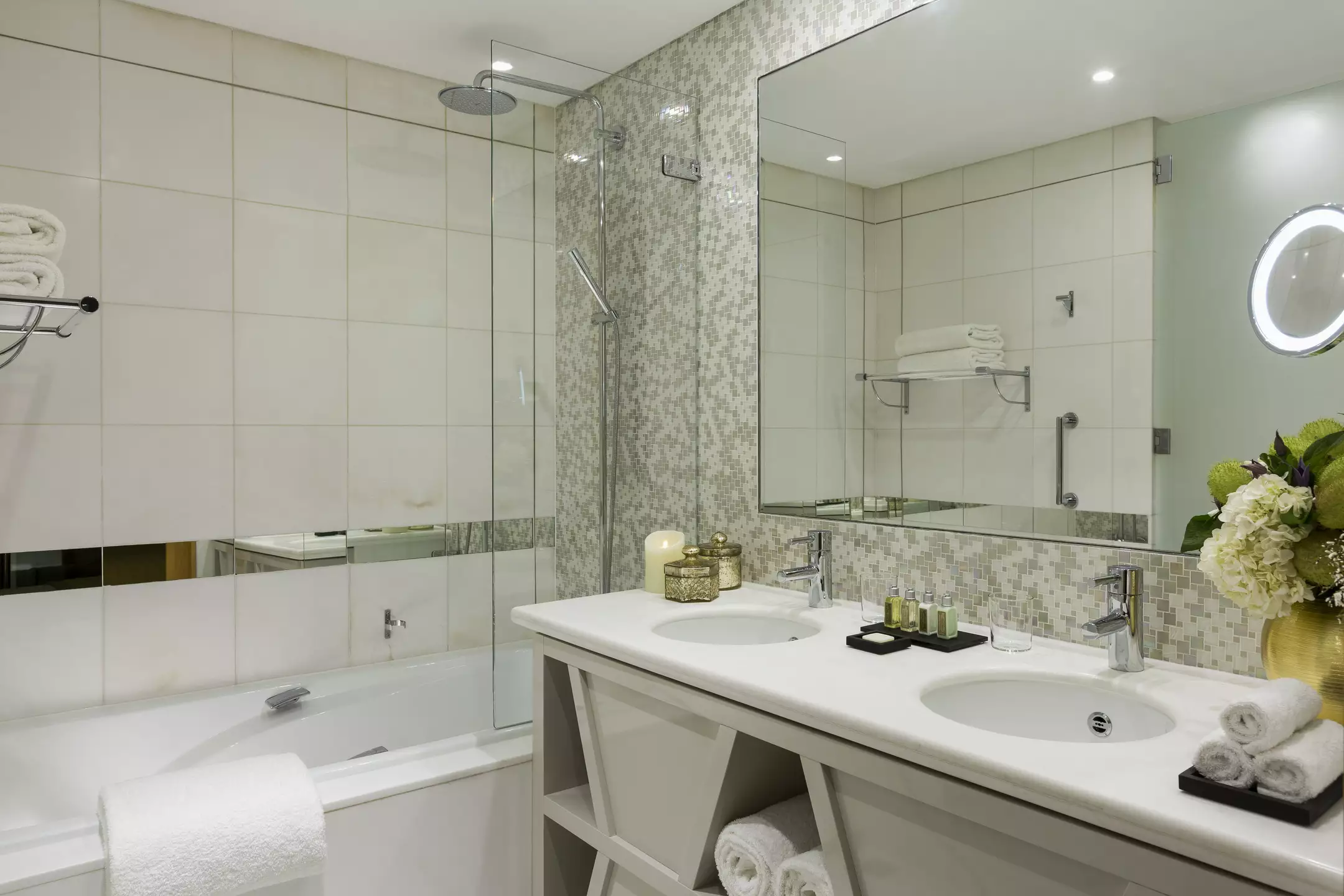 هتل La Clef Tour Eiffel Paris پاریس