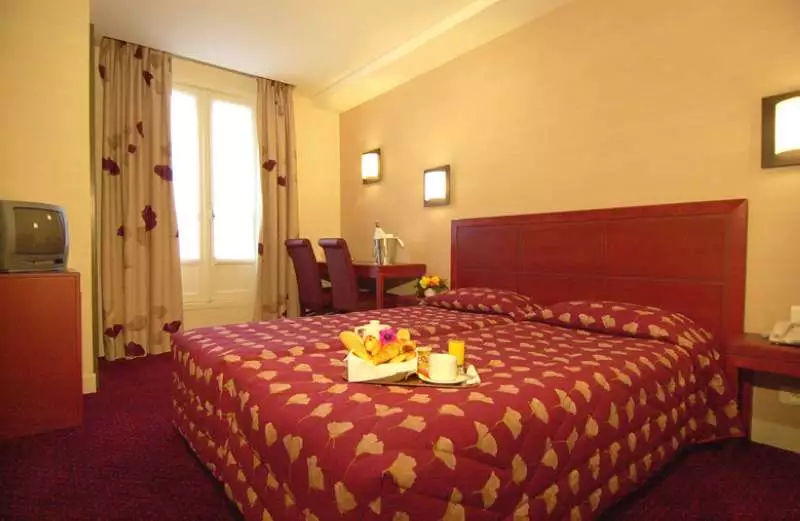 هتل مادمازل پاریس